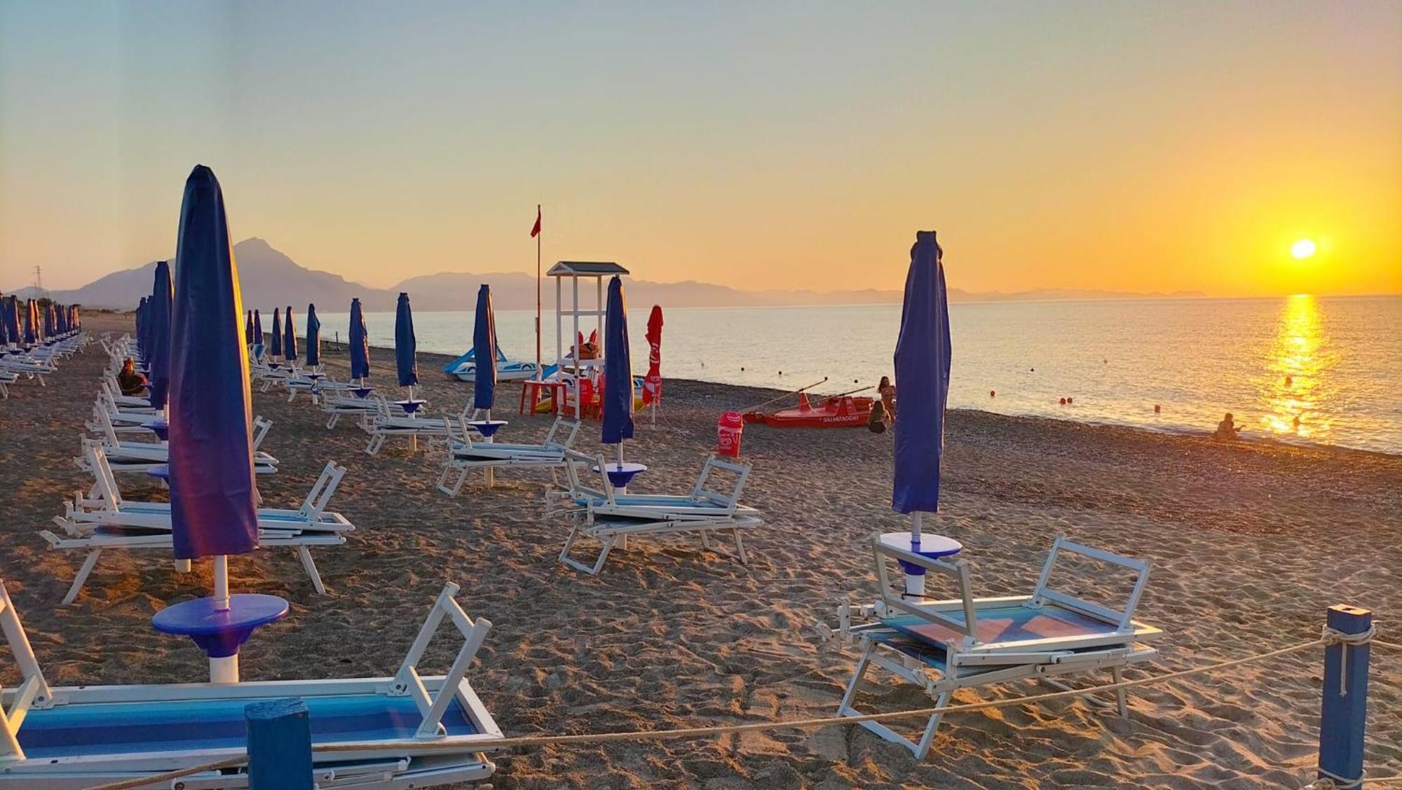 Home La Palmetta Campofelice Di Roccella Dış mekan fotoğraf